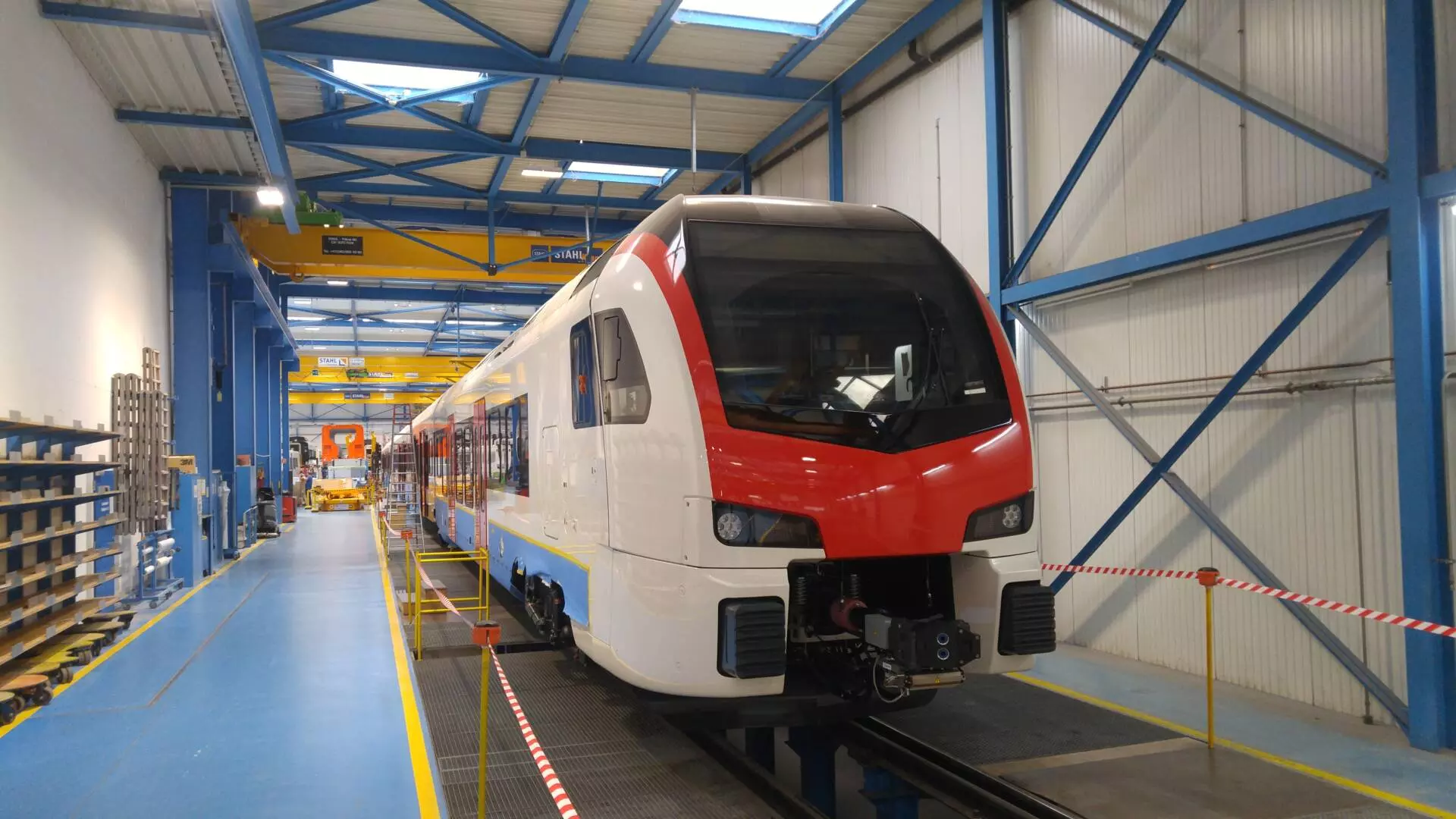Faserplast Referenz ÖBB Zug Frontkabine