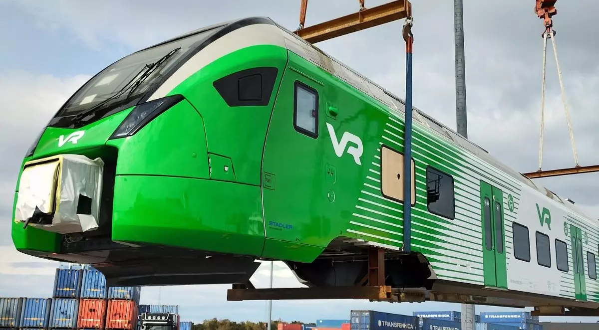 Stadler_Rail_Flirt_VR GFK-Frontkabine